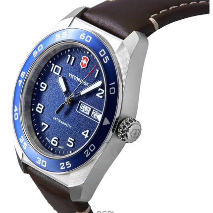 Montre homme Victorinox Swiss Army, bracelet cuir, cadran bleu, quartz, 242040 100M