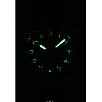 Montre homme Victorinox Swiss Army chronographe bracelet cuir cadran bleu quartz 242047 100M