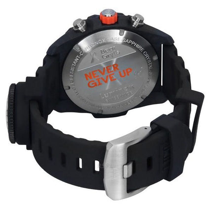 Montre de plongée à quartz Luminox Bear Grylls Survival Master avec bracelet en caoutchouc et cadran argenté XB.3748 300M pour h