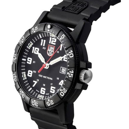 Montre pour homme Luminox Leatherback SEA Turtle Bracelet en polyuréthane géant Cadran noir Quartz XS.0321.L 100M