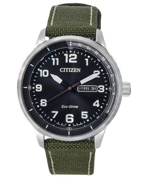 Montre pour homme Citizen Urban Eco-Drive avec bracelet en nylon vert et cadran noir BM8590-10E 100M
